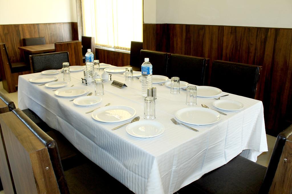 Oyo 4316 Hotel Sai Empire Shirdi Exterior photo