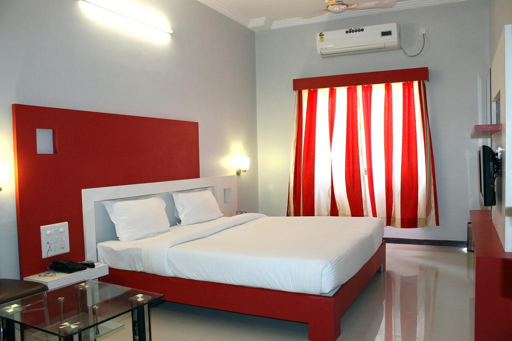 Oyo 4316 Hotel Sai Empire Shirdi Room photo