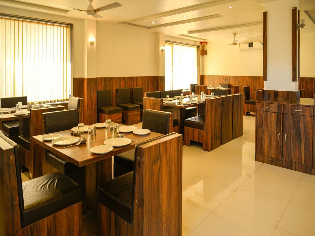 Oyo 4316 Hotel Sai Empire Shirdi Exterior photo